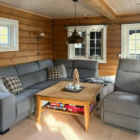 Timber With Hot Tub By Tracks